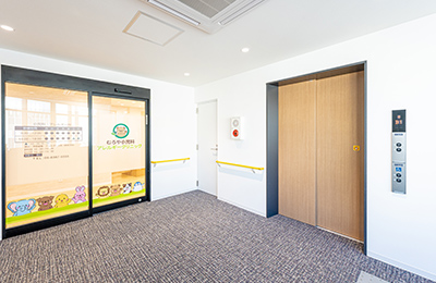 むろや小児科アレルギークリニック 入口